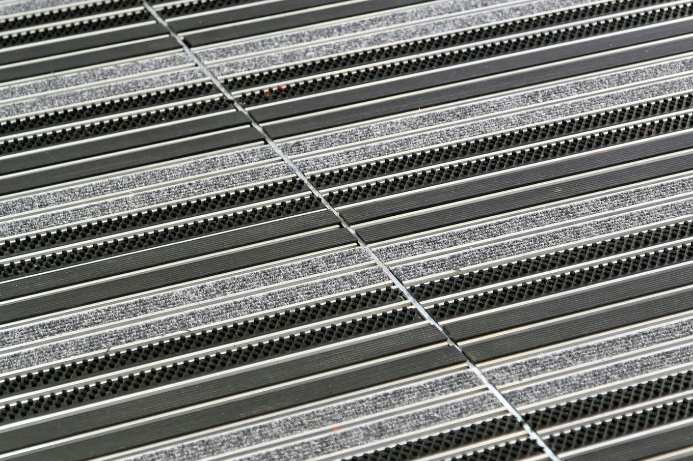 Wycieraczki obiektowe do biur – klucz do czystości